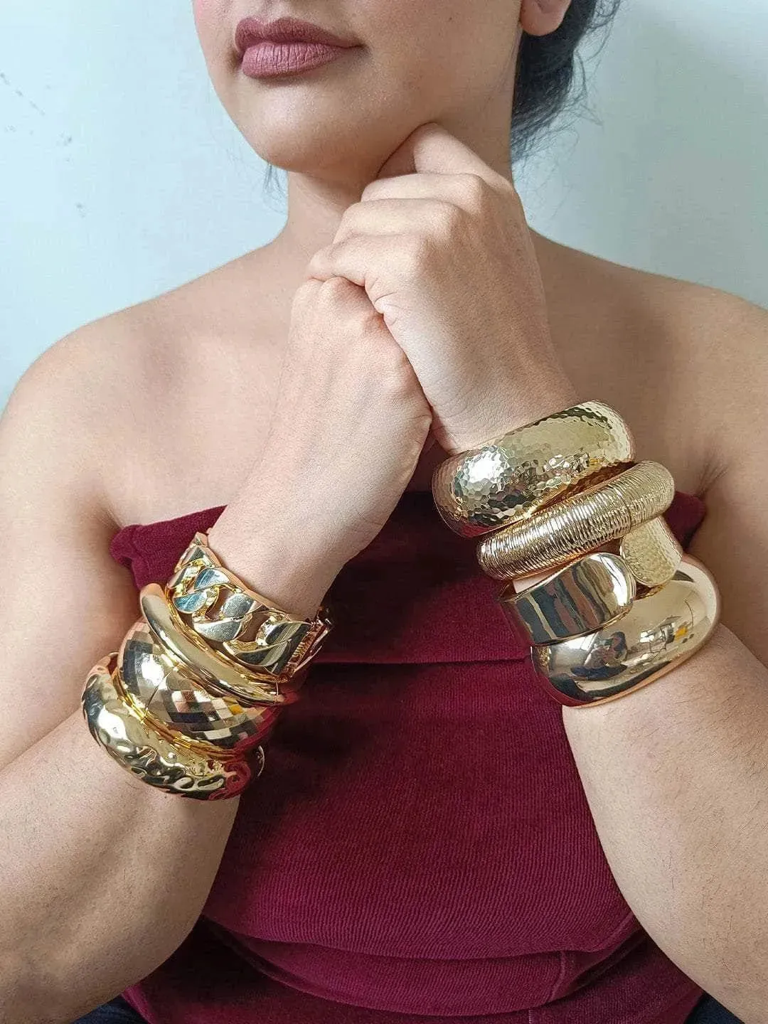 Alaviaa Jaffrey In Classic Ladies Wedding Bangle
