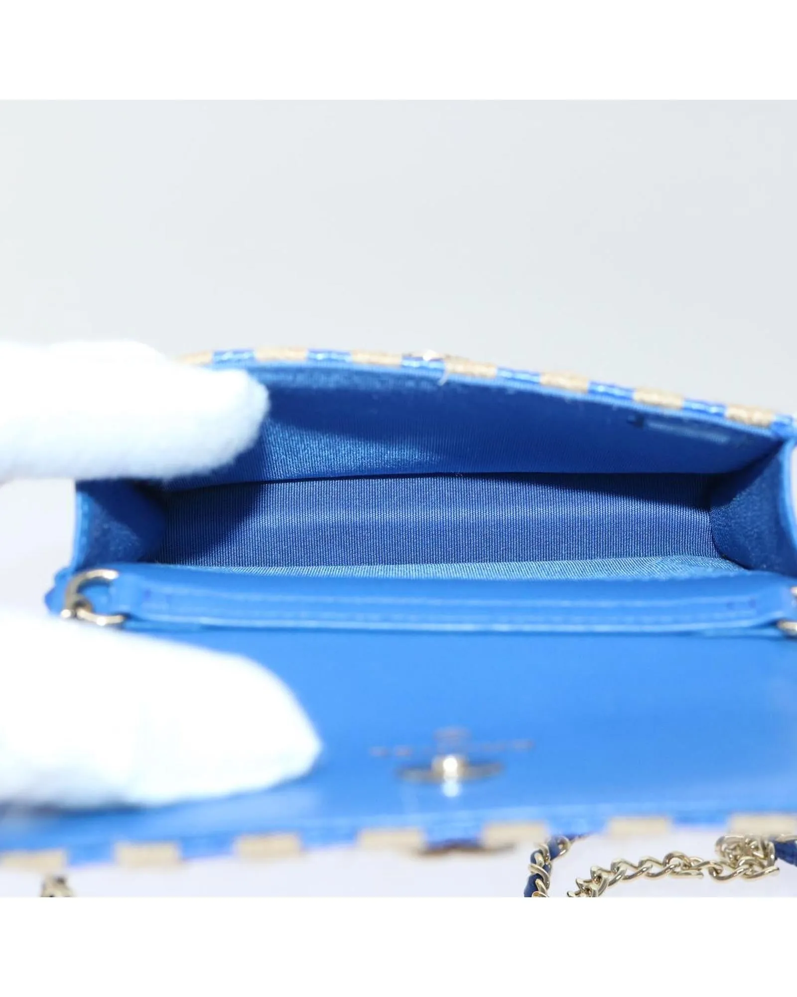 Blue Beige Raffia Shoulder Bag with Chain Strap