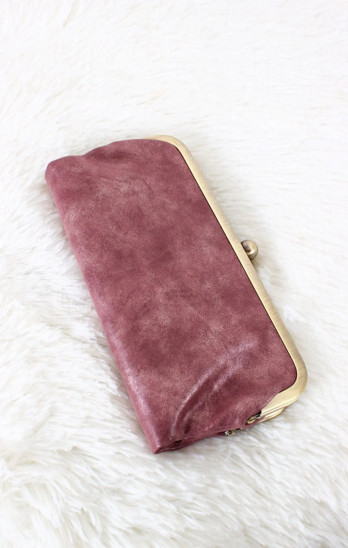 BP208 Karen Kiss Lock Clutch