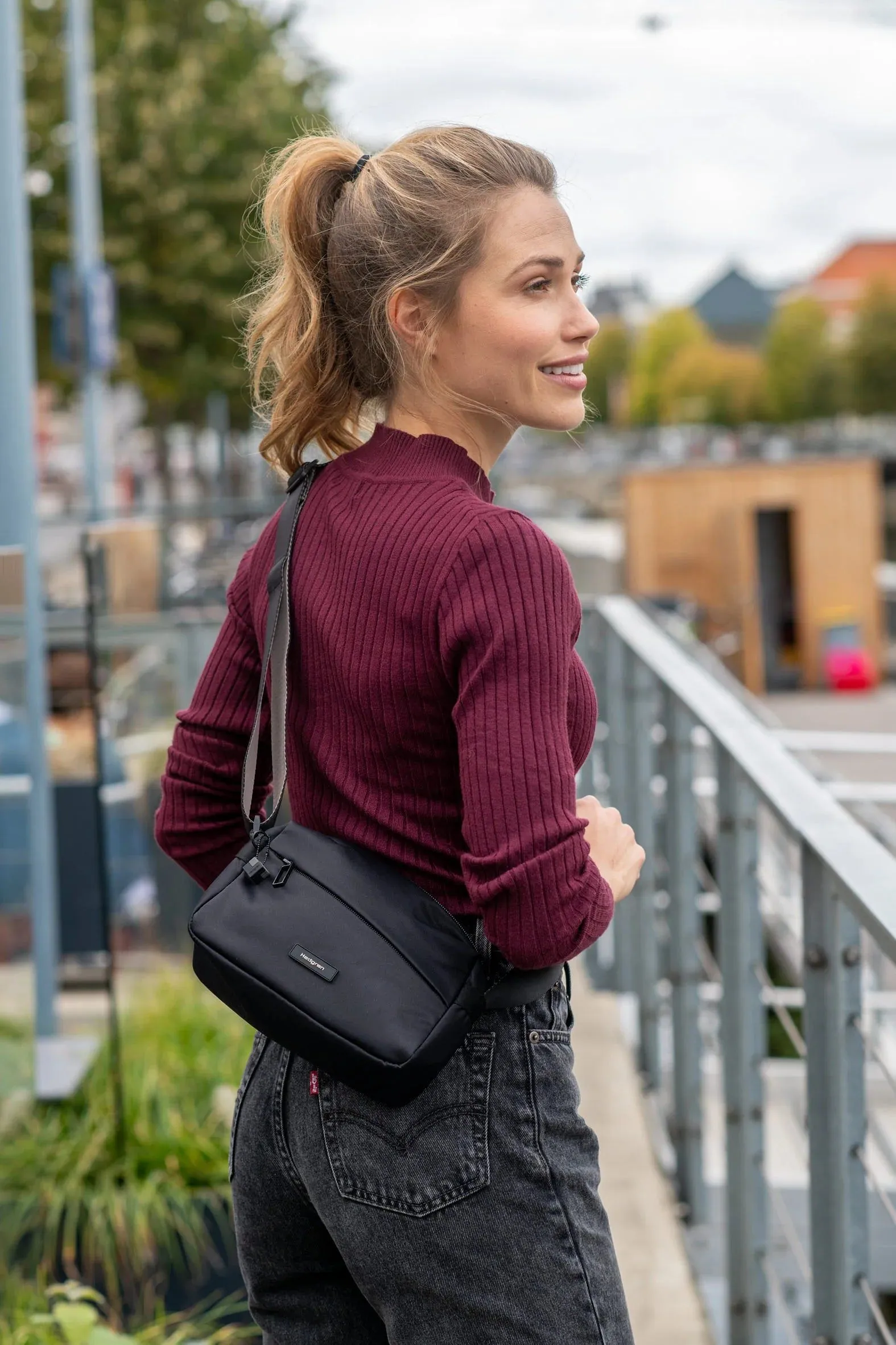 Hedgren NEUTRON Medium Crossbody Bag